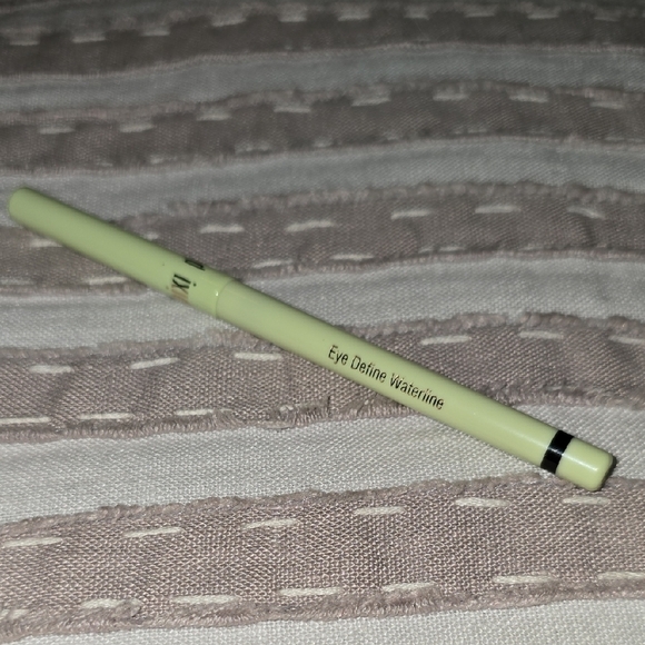 Pixi Other - Pixi Eye Define Waterline Eyeliner - Light Green